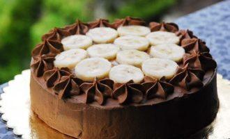 Рецепт шоколадно-бананового торта без выпечки