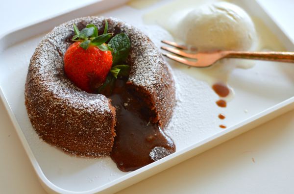 molten chocolate lava cake1